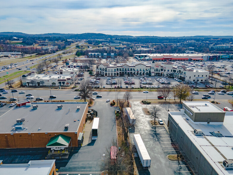 745 E Joyce Blvd, Fayetteville, AR for lease - Building Photo - Image 3 of 6