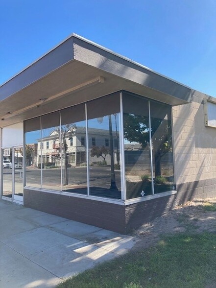 312 W Yosemite Ave, Manteca, CA for lease - Primary Photo - Image 1 of 1