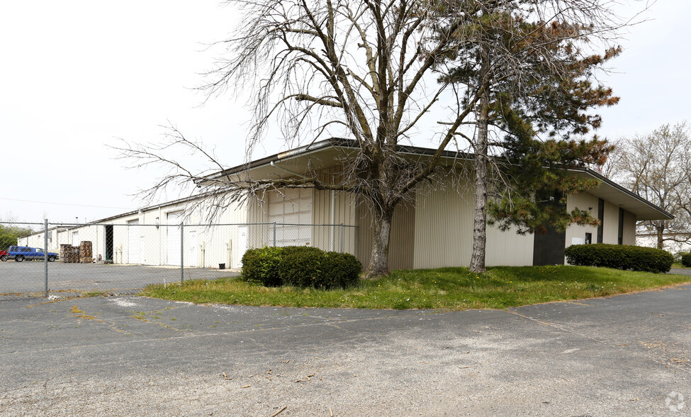 3949 Dayton Park Dr, Dayton, OH for lease - Primary Photo - Image 2 of 5