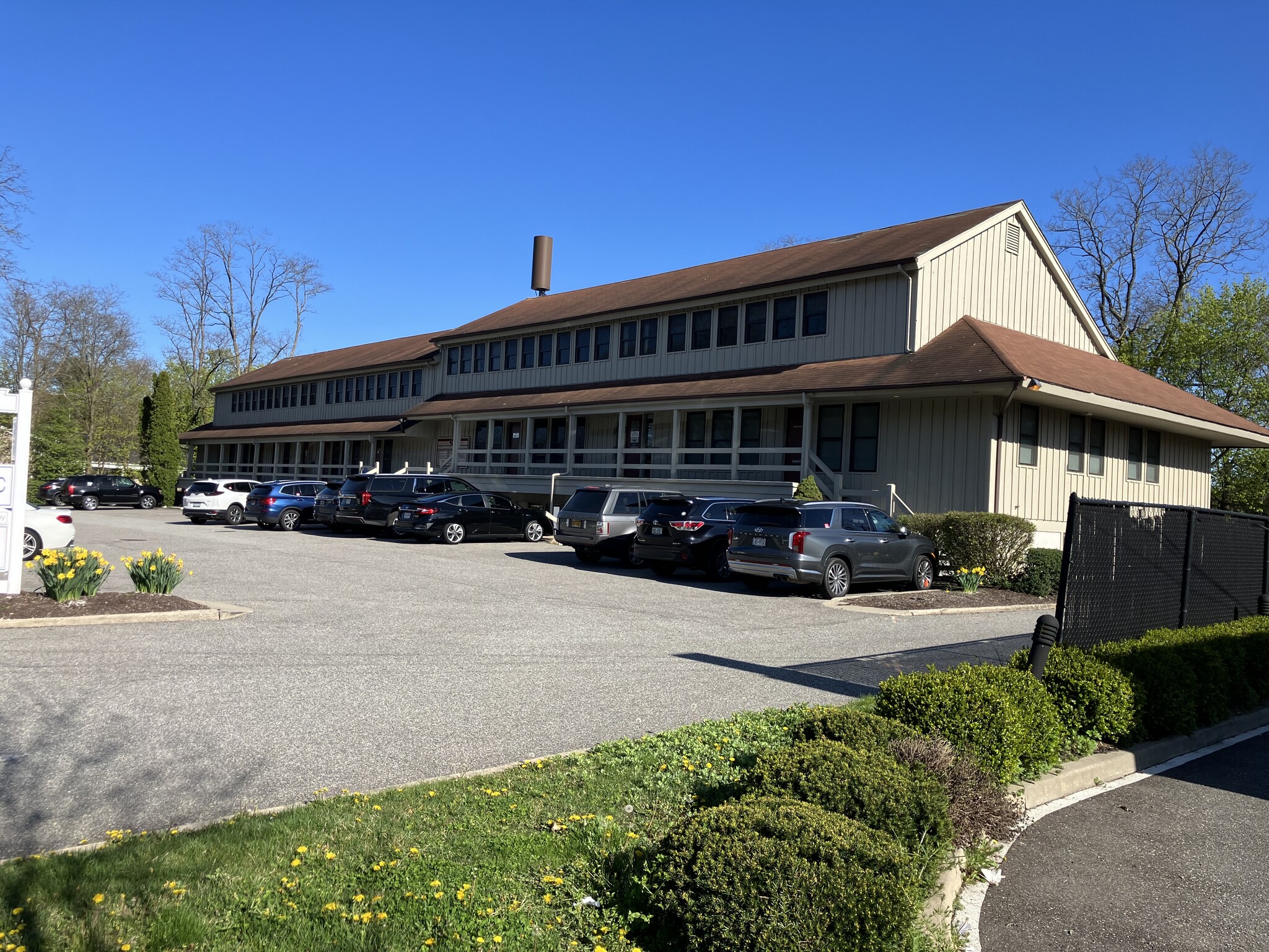 202 E Main St, Huntington, NY for lease Building Photo- Image 1 of 5