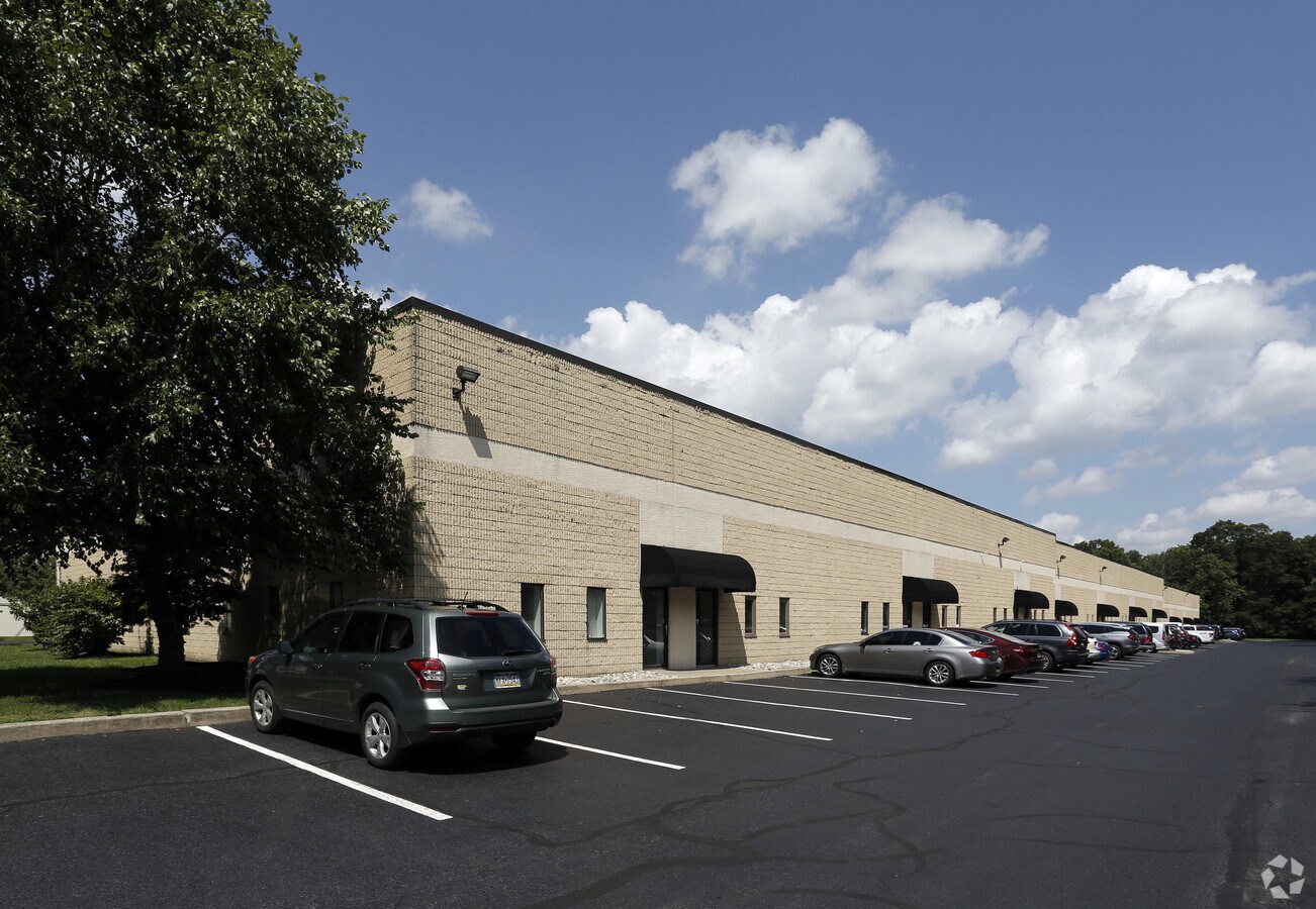 4009 Market St, Upper Chichester, PA 19014