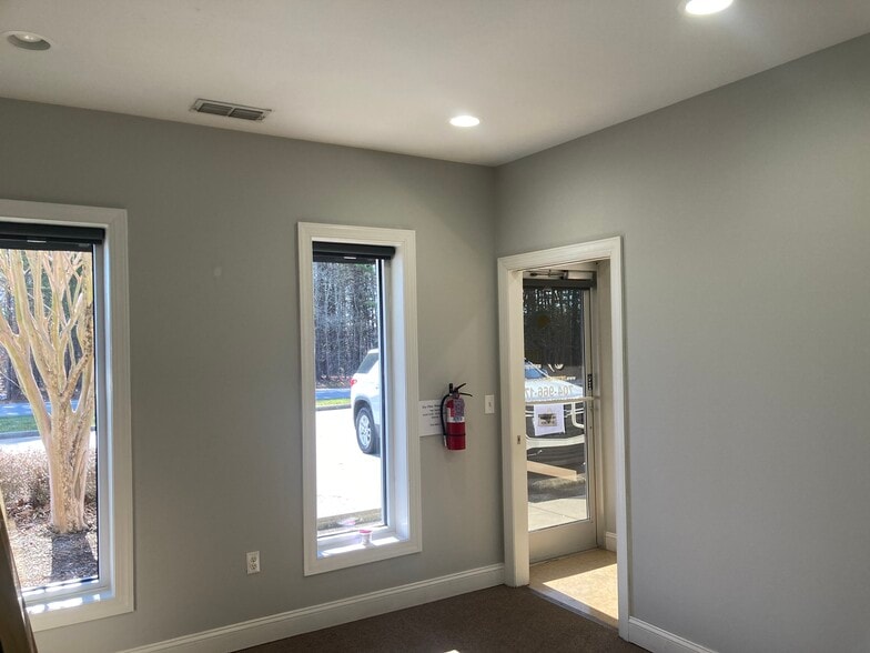 7471-7473 Hagers Hollow Dr, Denver, NC for lease - Building Photo - Image 3 of 39