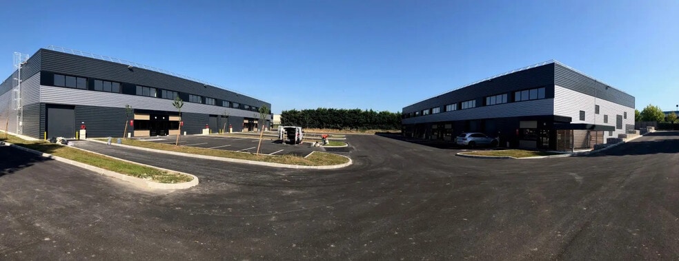 17 Rue Henri Becquerel, Aulnay-sous-Bois for lease - Building Photo - Image 2 of 9