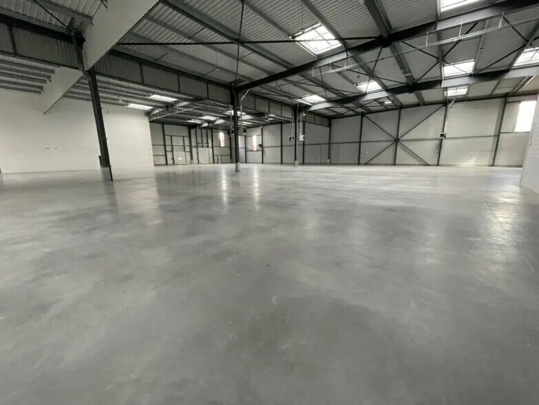 Office in Roissy-en-France for lease - Interior Photo - Image 1 of 8