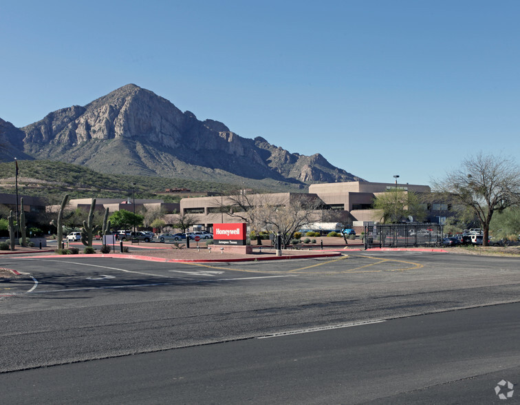 11100 N Oracle Rd, Tucson, AZ for lease - Building Photo - Image 2 of 8