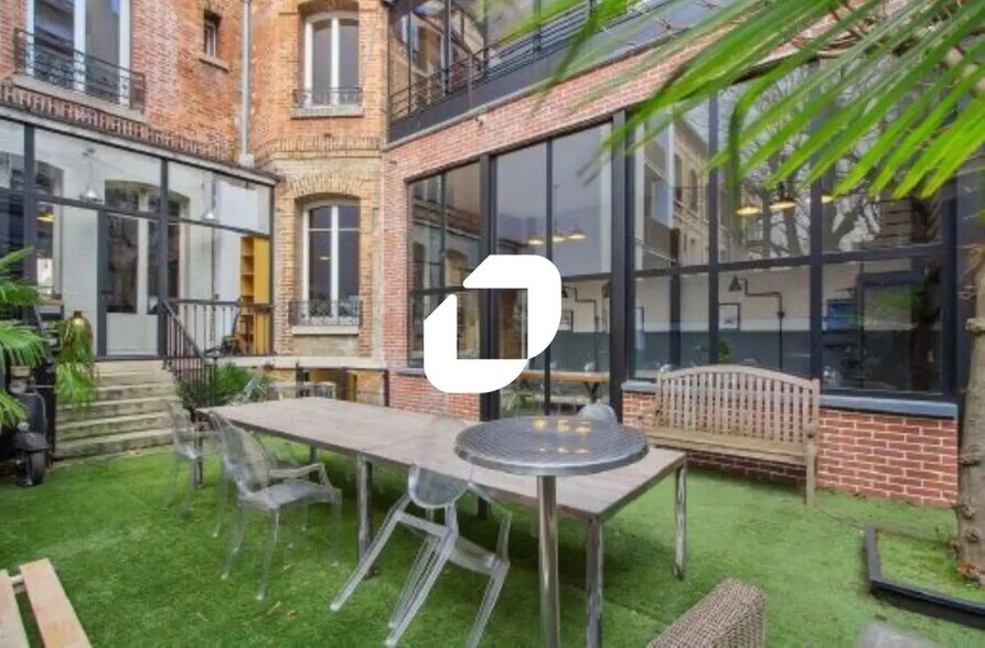 Office in Paris for lease - Building Photo - Image 1 of 21