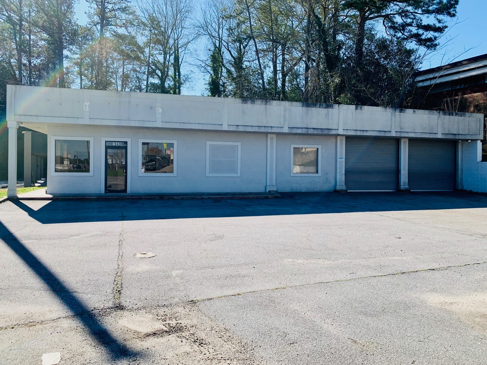 1942 Riverside Dr, Macon-Bibb, GA for sale Primary Photo- Image 1 of 1