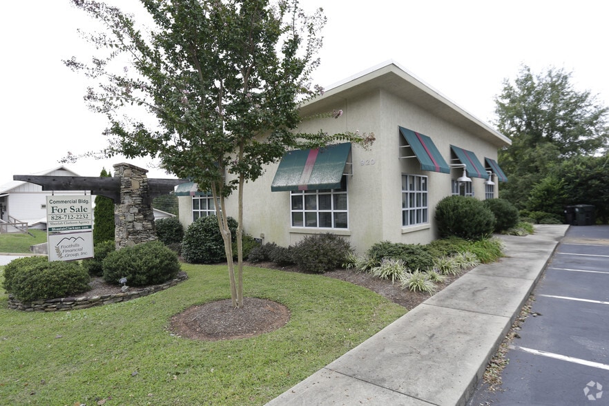 100 Edgewood Ave, Landrum, SC for sale - Building Photo - Image 2 of 34