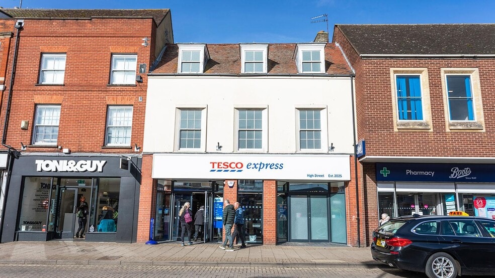 84-86 High St, Newmarket for sale - Primary Photo - Image 1 of 1