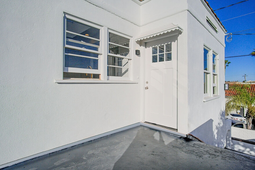 1147 24th St, Santa Monica, CA for sale - Building Photo - Image 2 of 31