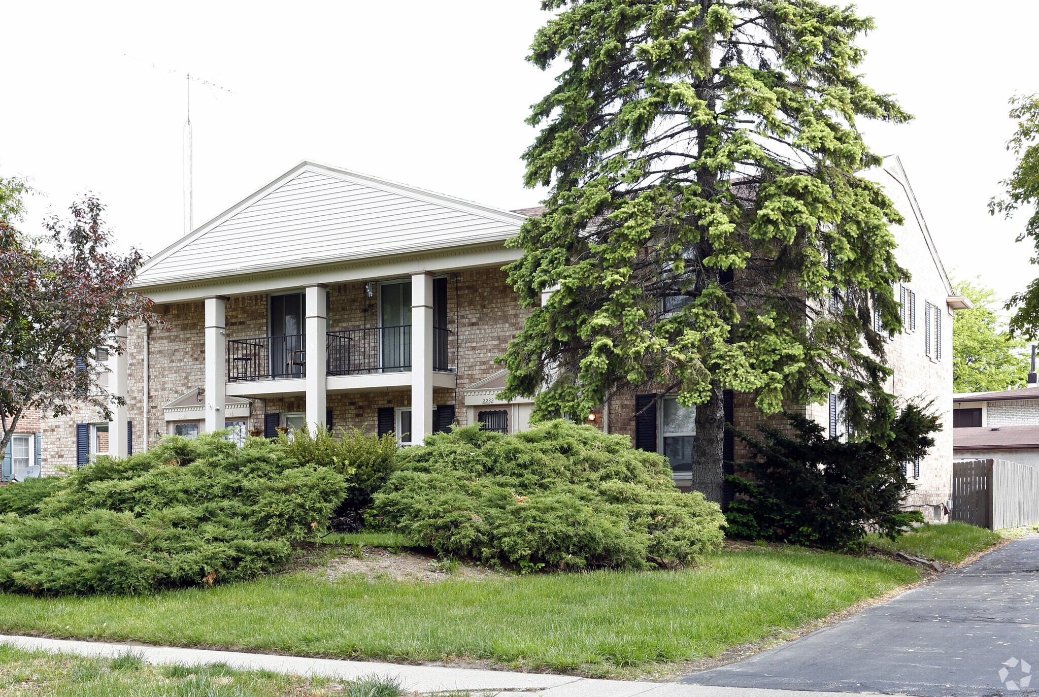 2230-2236 Rockspring Rd, Toledo, OH for sale Building Photo- Image 1 of 1