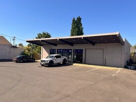 580 Portland Ave, Gladstone OR - Automotive Property