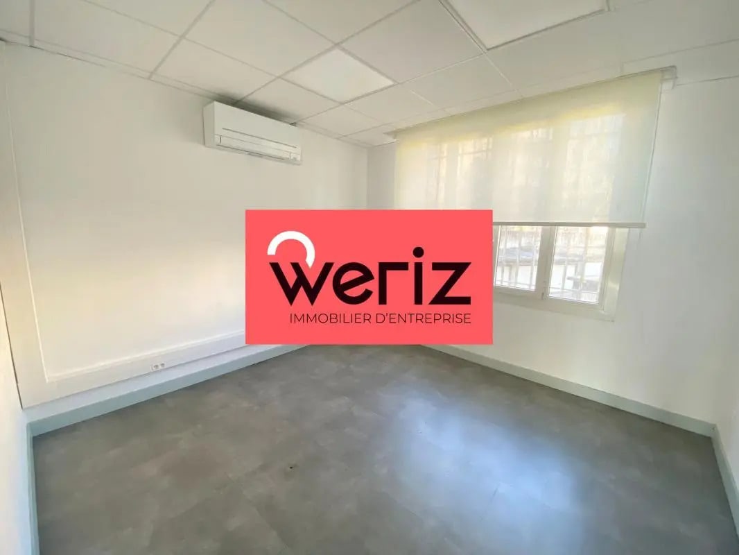Office in Marseille for lease Interior Photo- Image 1 of 7