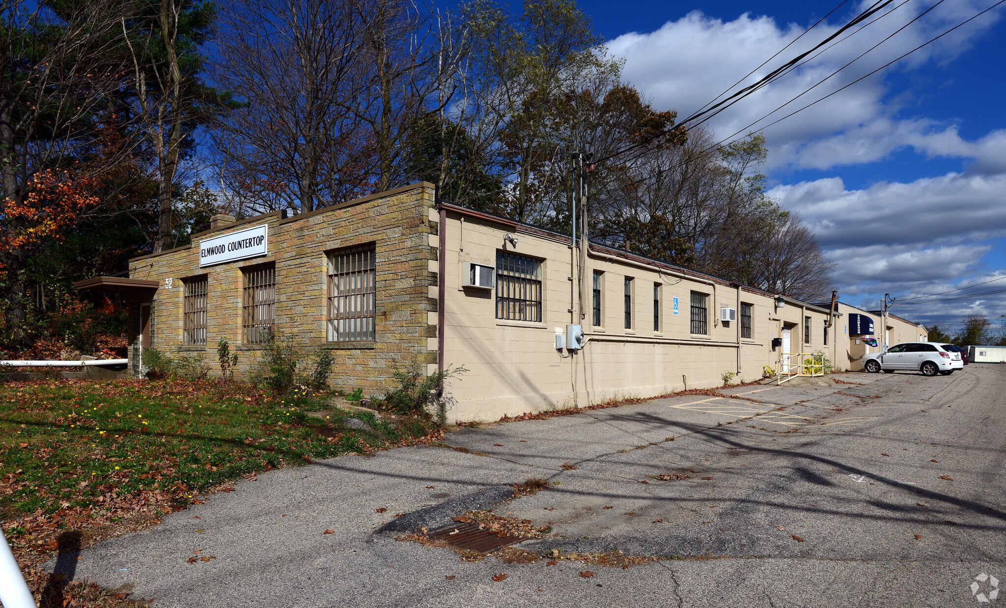 52 Glen Rd, Cranston, RI for sale Primary Photo- Image 1 of 1