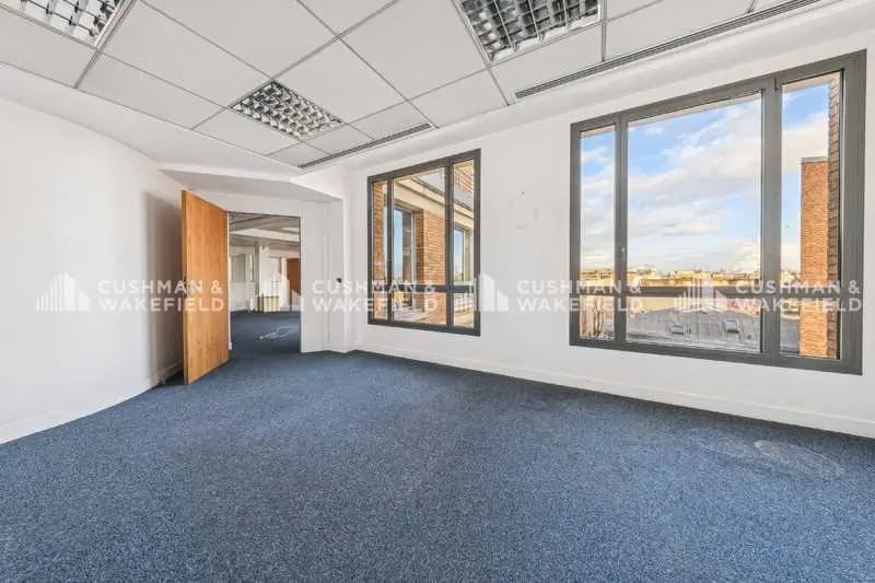 37 Rue De Liège, Paris for lease Interior Photo- Image 1 of 6