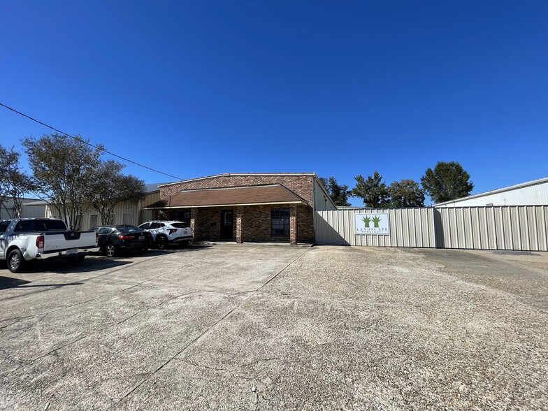 9941 Mammoth Ave, Baton Rouge, LA for lease - Building Photo - Image 2 of 6