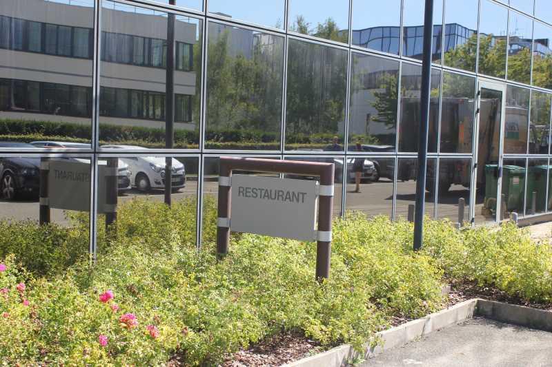 18 Rue Grange Dame Rose, Vélizy-Villacoublay for lease - Building Photo - Image 3 of 4