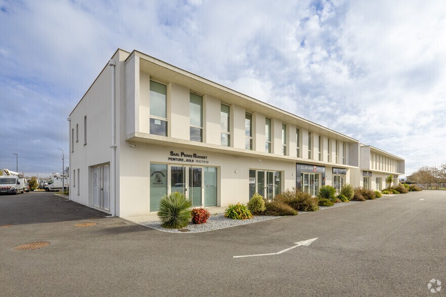 22 Avenue De Pradié, Portet-sur-Garonne for sale - Primary Photo - Image 1 of 15