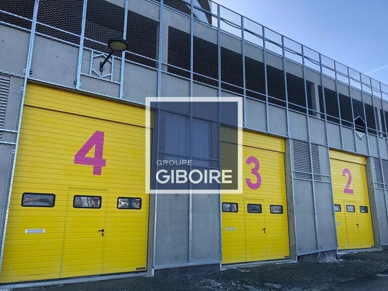 Industrial in Rennes for lease - Building Photo - Image 1 of 6