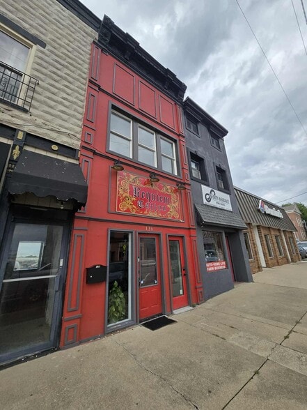 136 W Main St, Hillsboro, OH for sale - Primary Photo - Image 1 of 8