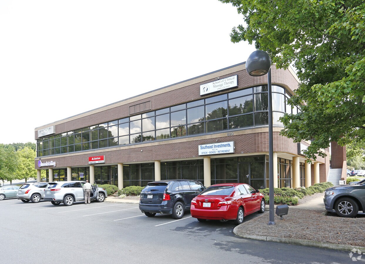 820 Tyvola Rd, Charlotte, NC 28217