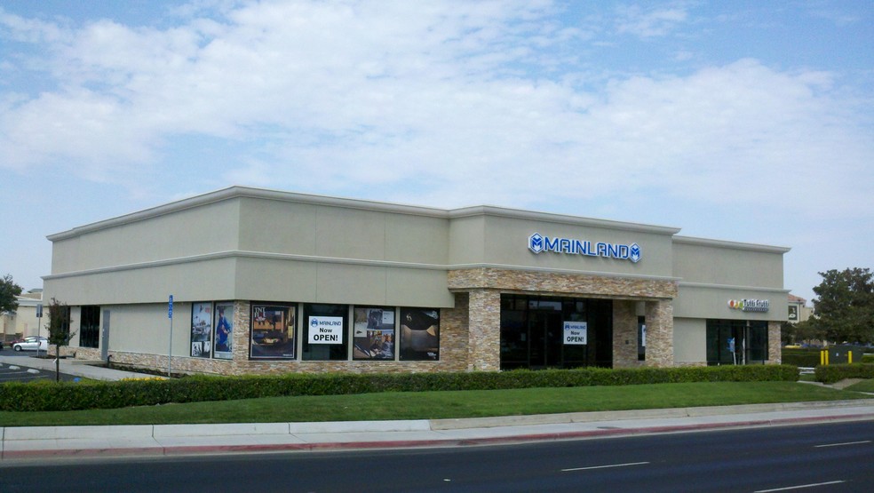 3301 S Mooney Blvd, Visalia, CA for sale - Building Photo - Image 1 of 1