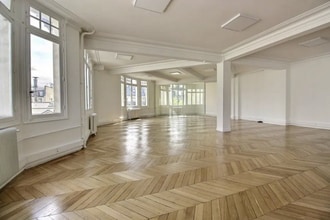 1 Rue De Metz, Paris for lease Interior Photo- Image 1 of 8