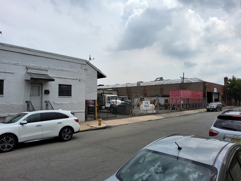 38 Esther St, Newark, NJ for sale - Building Photo - Image 3 of 4