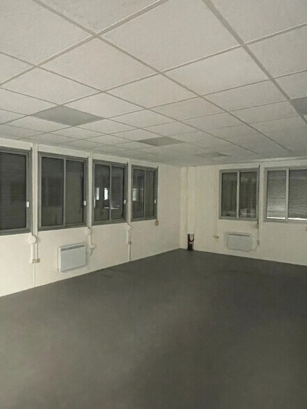 691 Rue Maurice Caullery, Douai for lease - Interior Photo - Image 1 of 13