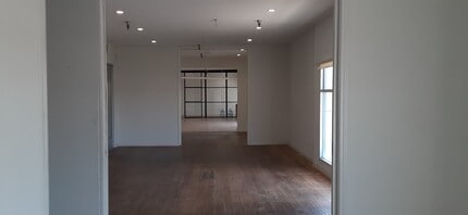 7257 Beverly Blvd, Los Angeles, CA for lease Interior Photo- Image 2 of 6