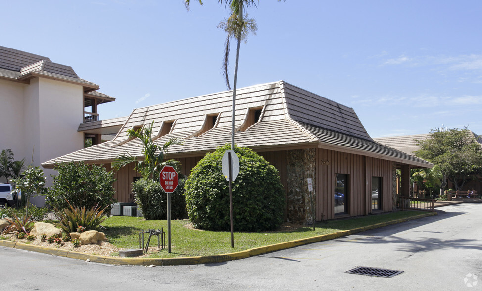 7800 W Oakland Park Blvd, Sunrise, FL for sale - Building Photo - Image 1 of 5