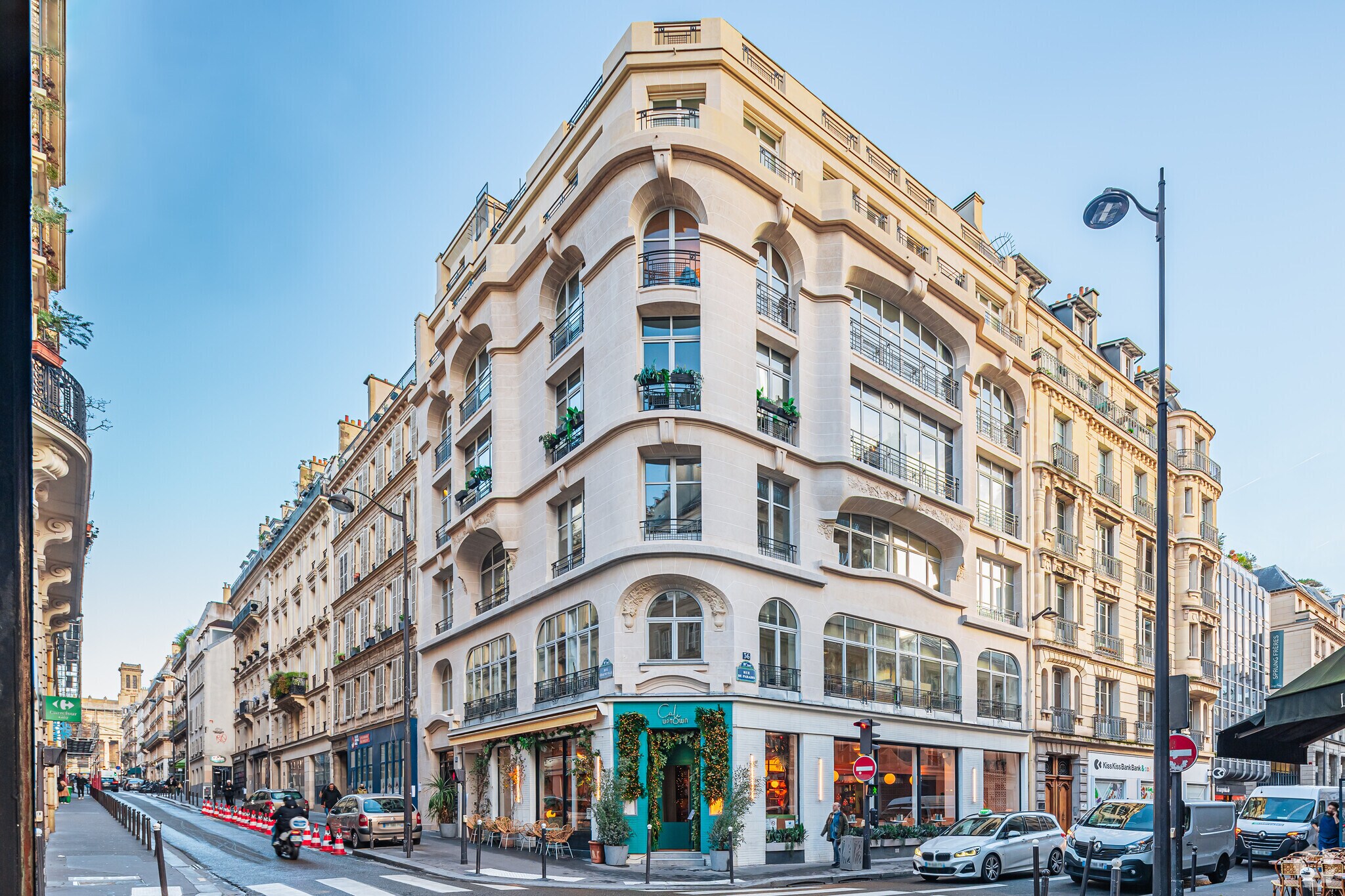 Office in Paris for lease Primary Photo- Image 1 of 3