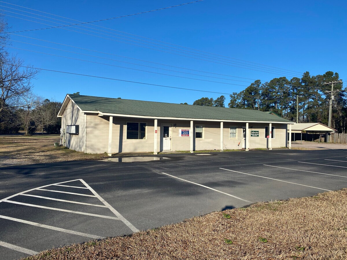 4253 Whiskey Rd, Aiken, SC 29803