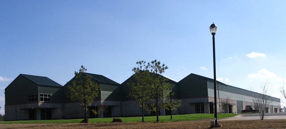 2002 Synergy Blvd, Kilgore, TX for sale - Primary Photo - Image 1 of 1