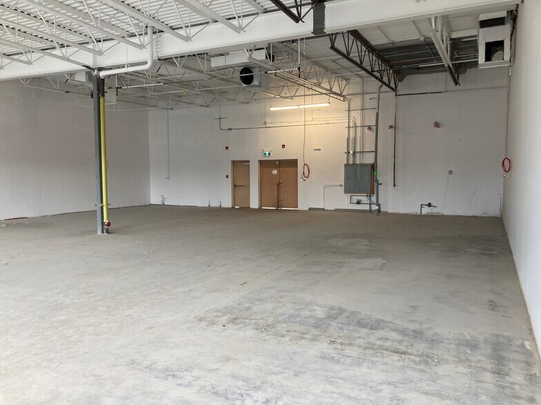 8100 100 St, Grande Prairie, AB for lease - Primary Photo - Image 2 of 4