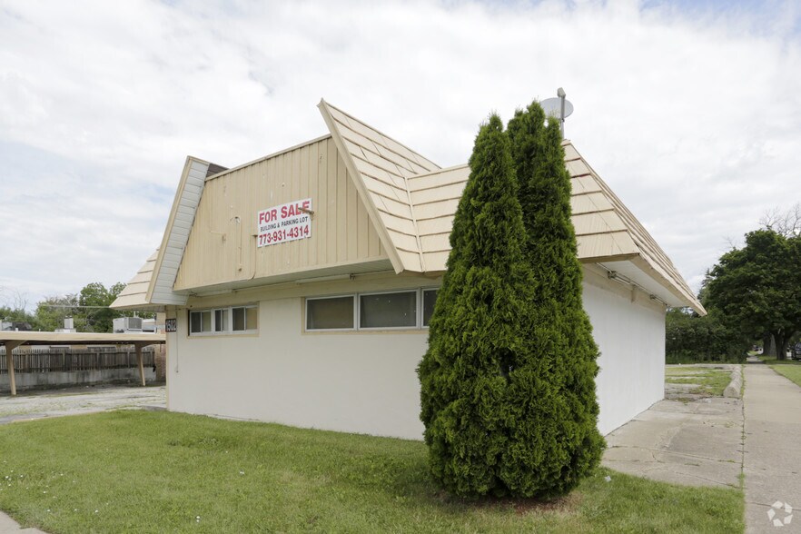 1502 Grand Ave, Waukegan, IL 60085