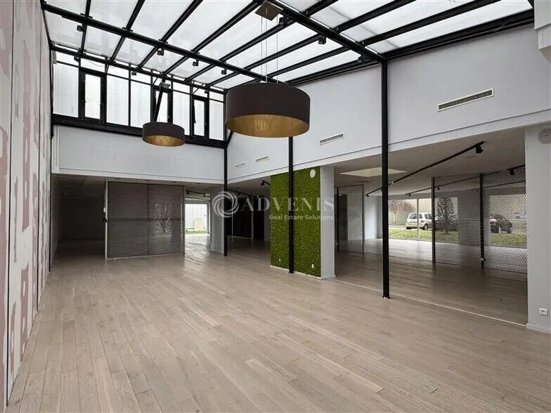 Retail in Lampertheim for lease - Interior Photo - Image 2 of 11