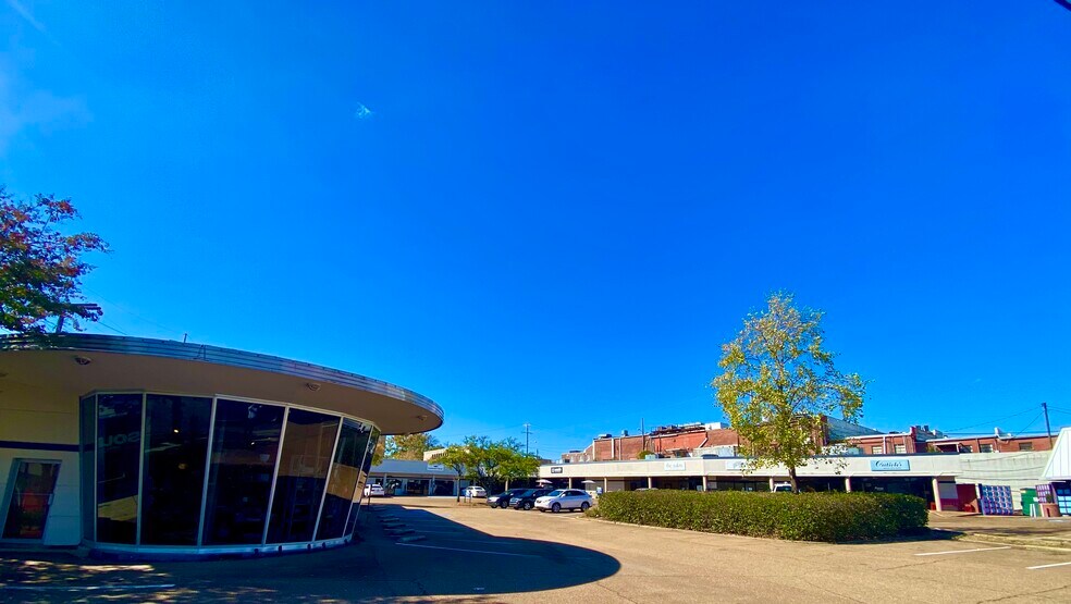 29392947 Old Canton Rd, Jackson, MS 39216