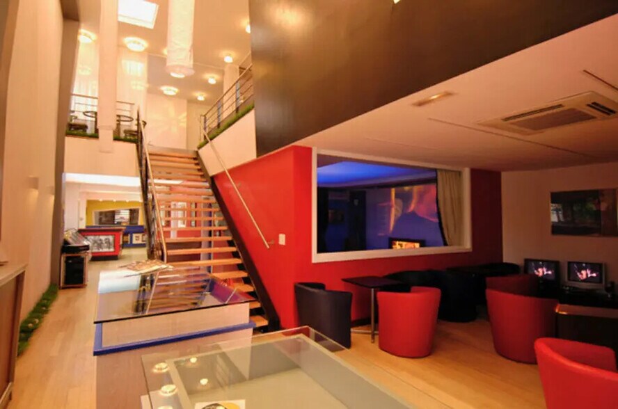 Retail in Hoenheim for lease - Building Photo - Image 2 of 10