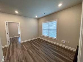 132 Broadbent Way, Anderson, SC for lease Building Photo- Image 2 of 12