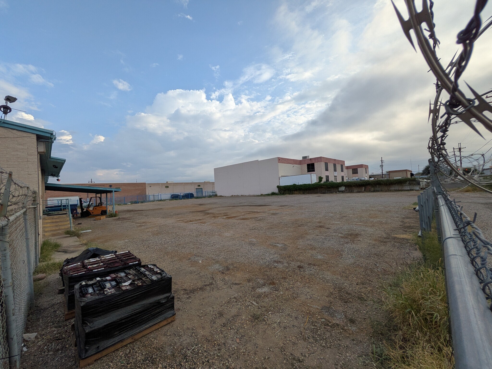 831 E 18th St, Tucson, AZ for lease Interior Photo- Image 1 of 2