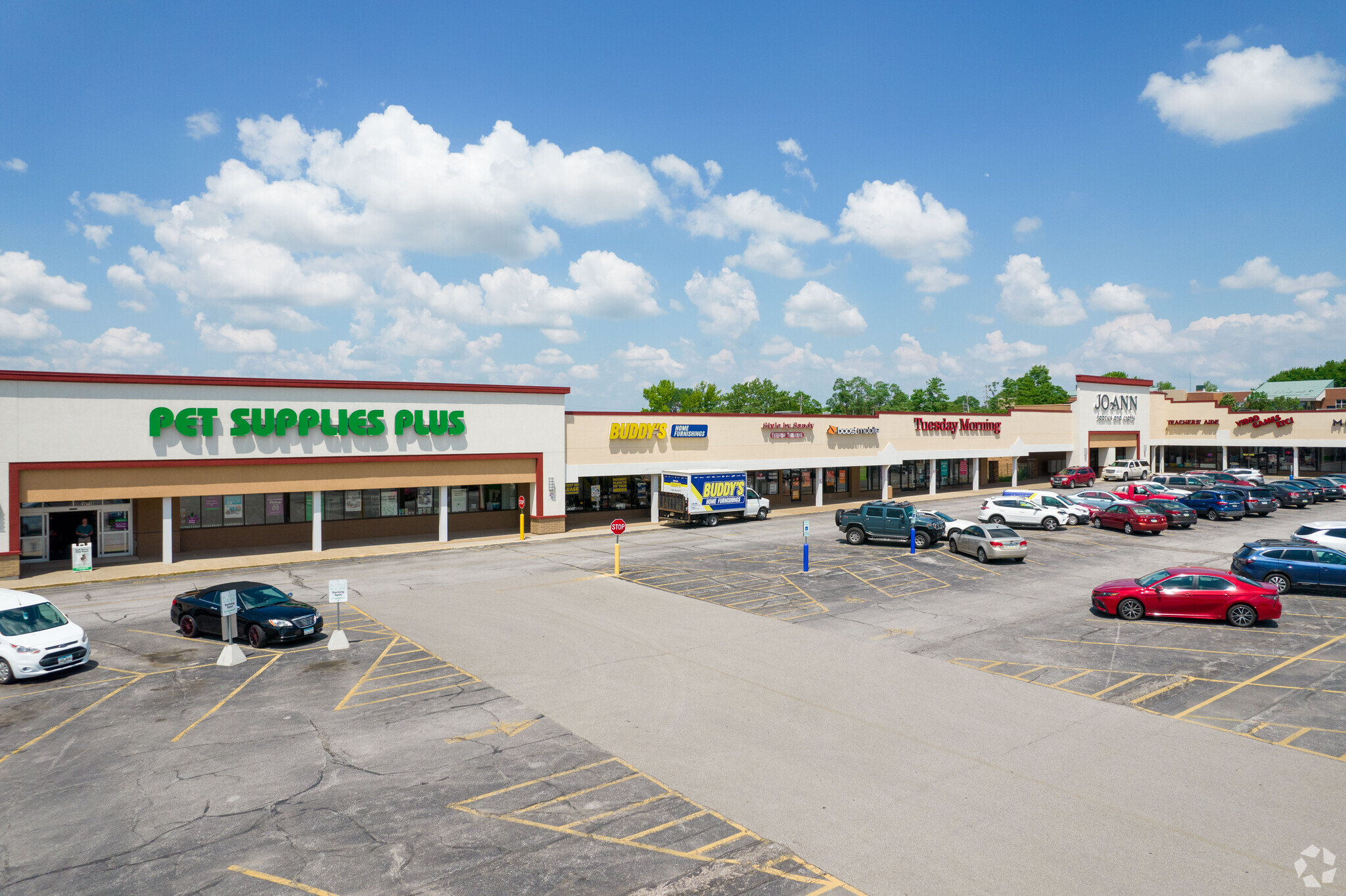 902 W Kimberly Rd, Davenport, IA 52806 - Village Shopping Center ...