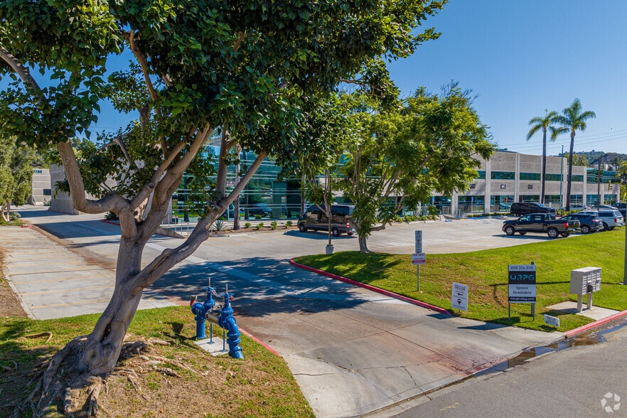 1780 La Costa Meadows Dr, San Marcos, CA for lease - Building Photo - Image 3 of 19