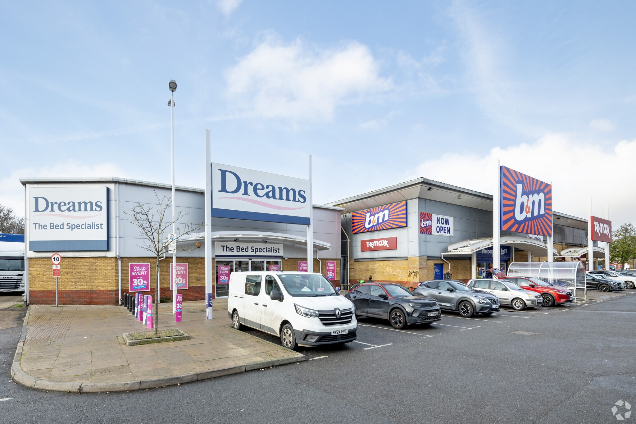 New Cross Rd, London for sale Primary Photo- Image 1 of 1