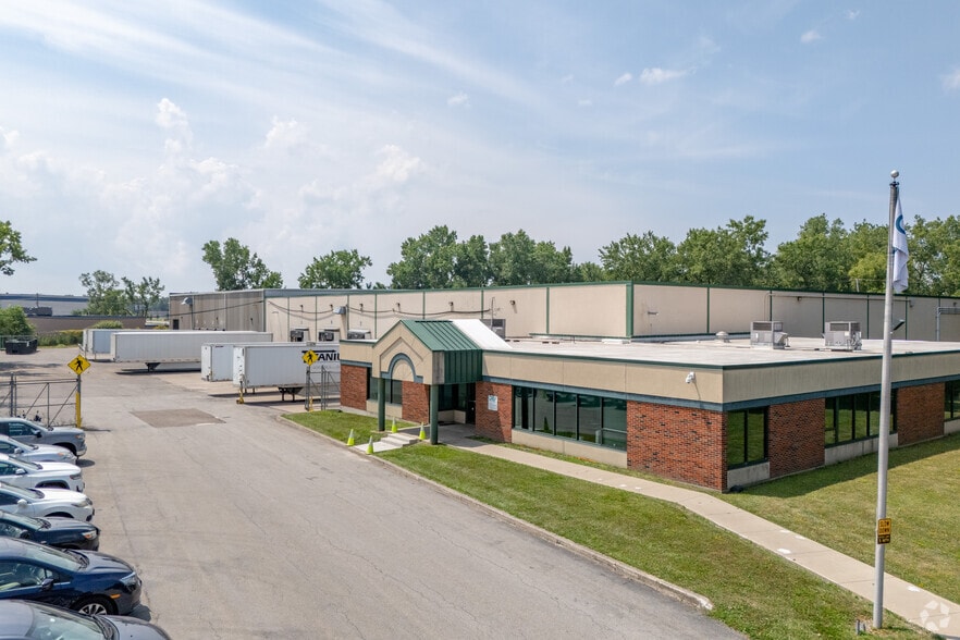 25 Dewberry Ln, Cheektowaga, NY for sale - Primary Photo - Image 1 of 13