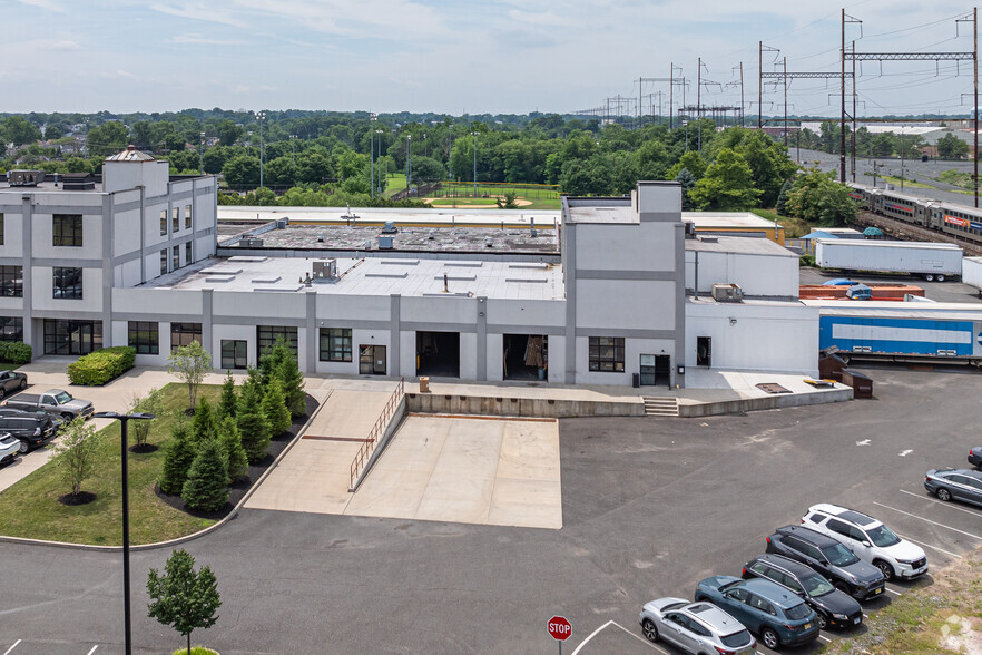 409 Joyce Kilmer Ave, New Brunswick, NJ for lease - Building Photo - Image 1 of 11