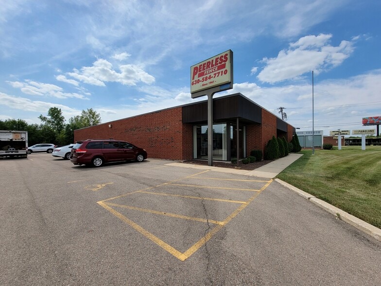 Industrial - 74k, 93% Leased For Sale portfolio of 7 properties for sale on LoopNet.com - Building Photo - Image 2 of 13