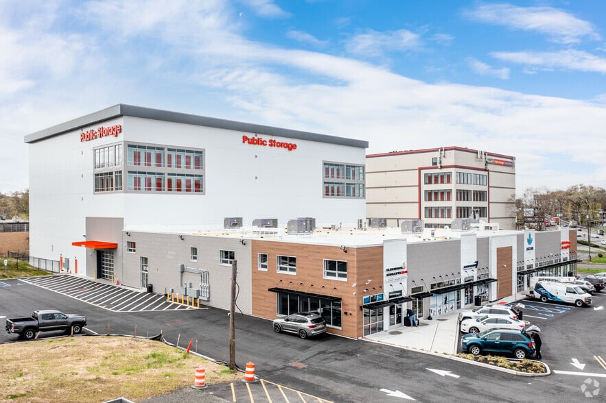 174 State Rt 17 N, Rochelle Park, NJ for lease - Primary Photo - Image 1 of 7