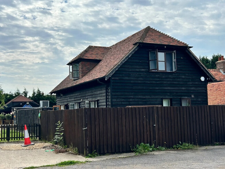 Forester Rd, Southampton for sale - Building Photo - Image 3 of 16