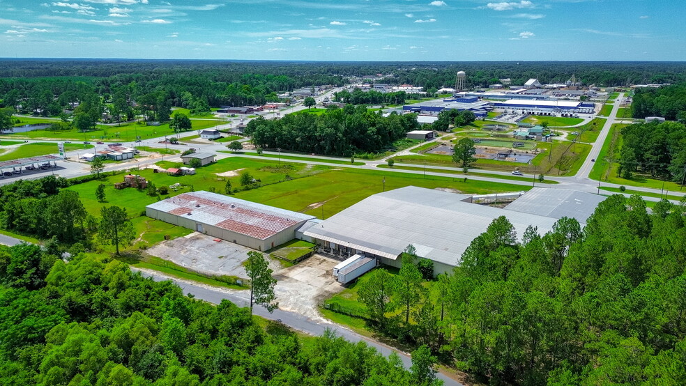 7692 Meadowlake Pkwy, Swainsboro, GA for lease - Building Photo - Image 3 of 18